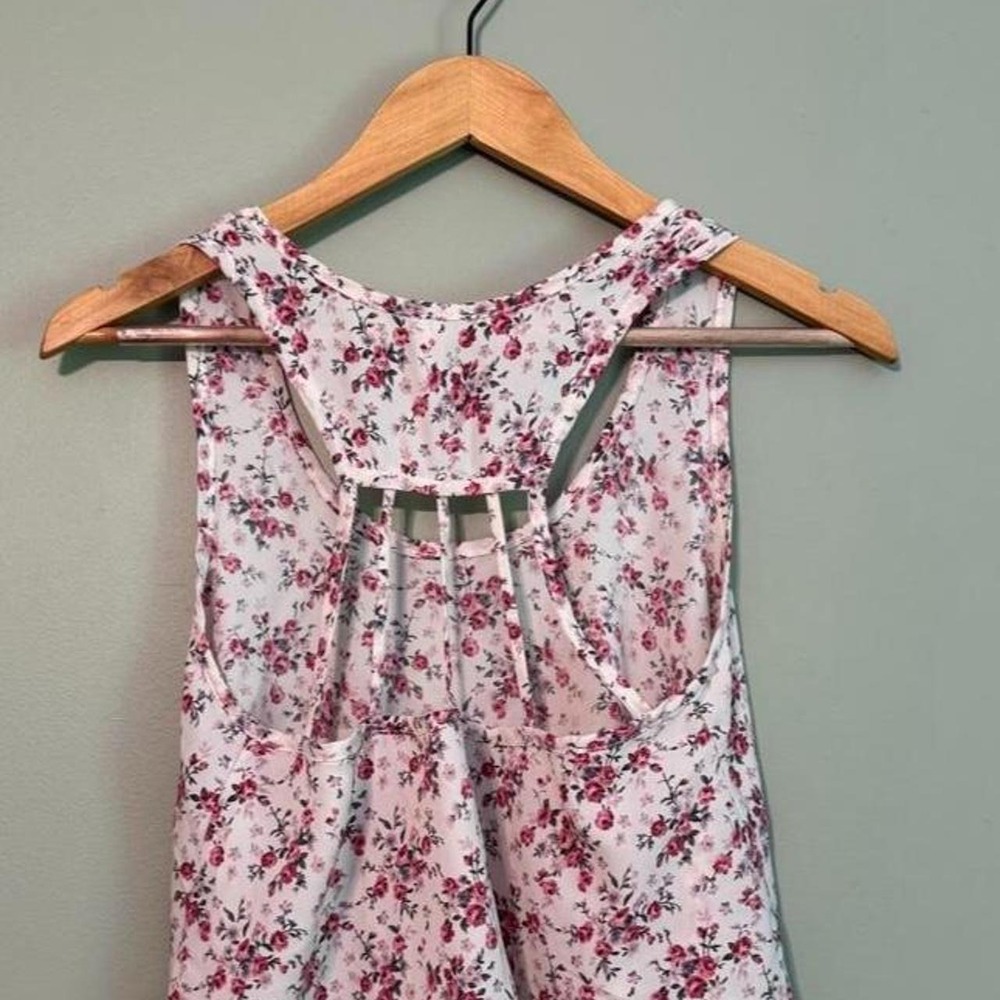 Floral tank top with tie back detail - Picture 2 of 4